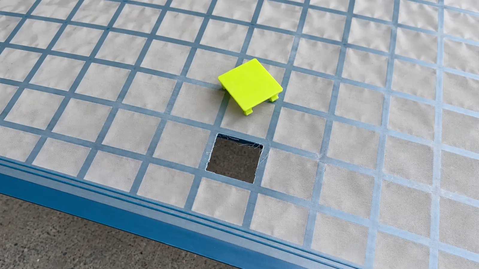YUTANK modular screen and local patch repair.